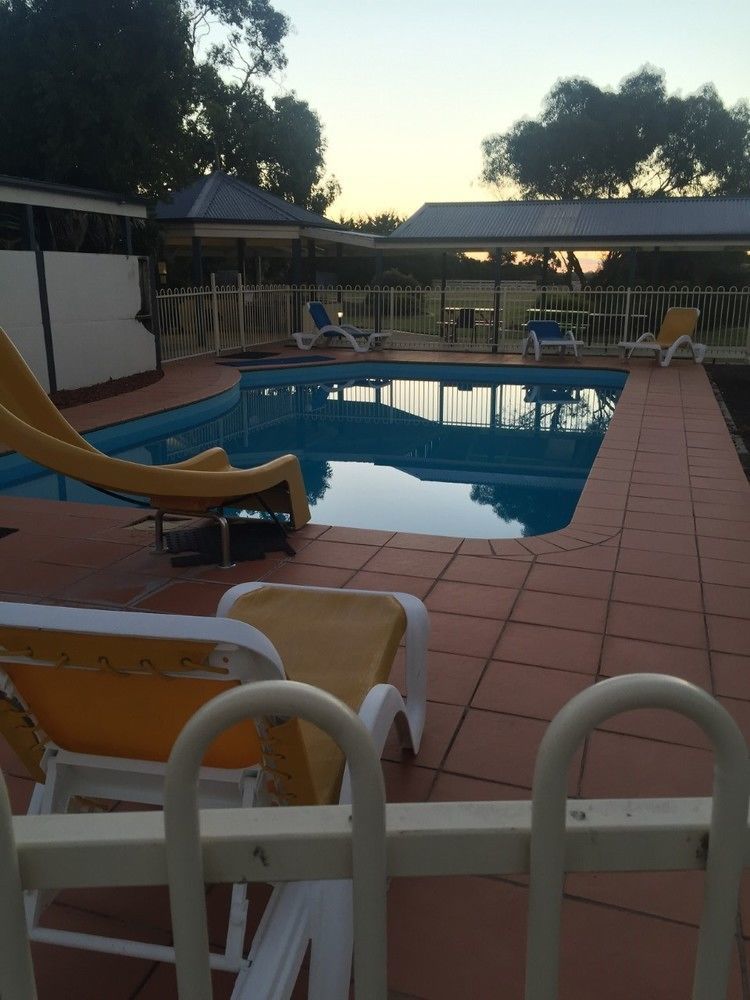 Woodbyne Resort Wimbledon Heights Экстерьер фото