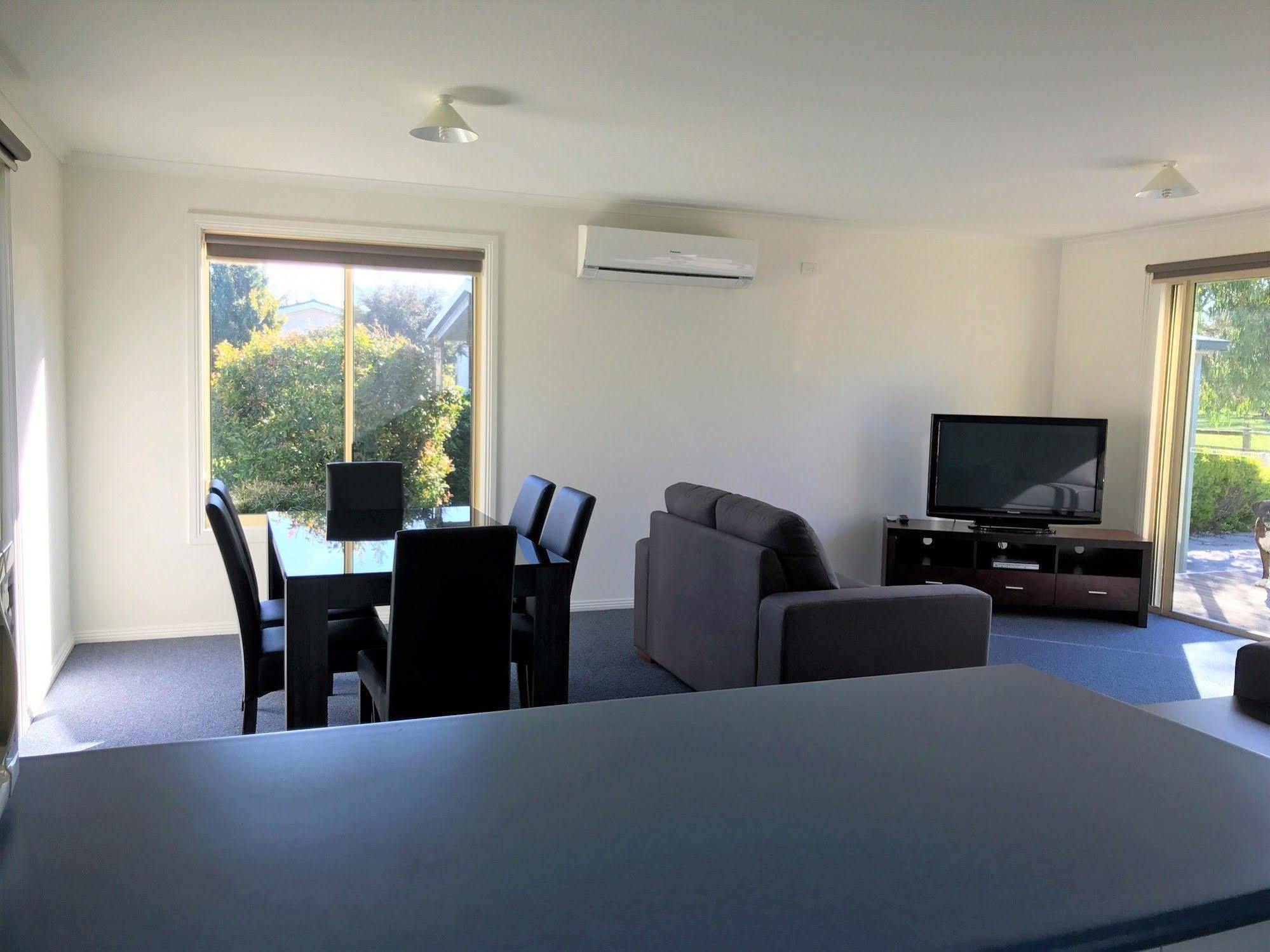 Woodbyne Resort Wimbledon Heights Экстерьер фото