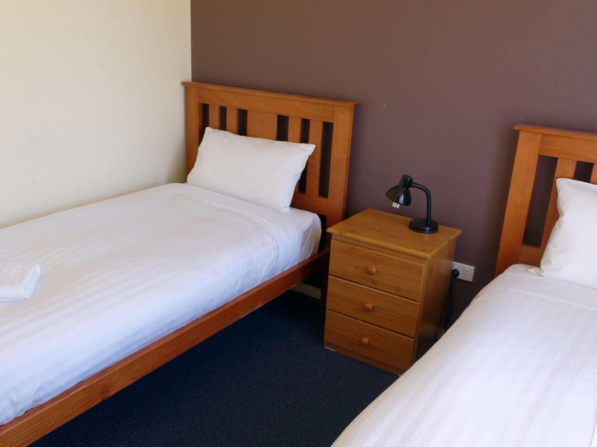 Woodbyne Resort Wimbledon Heights Экстерьер фото